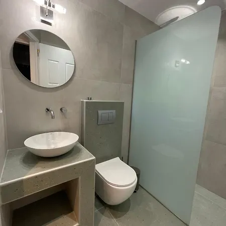 Omoro Apartment *